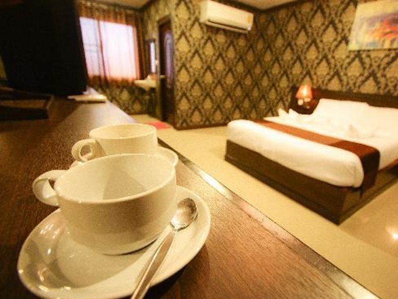 Romena Grand Hotel Chiang Mai Extérieur photo