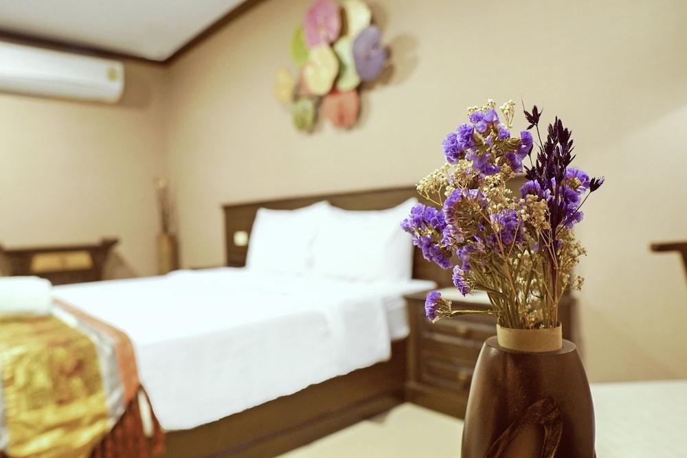 Romena Grand Hotel Chiang Mai Extérieur photo