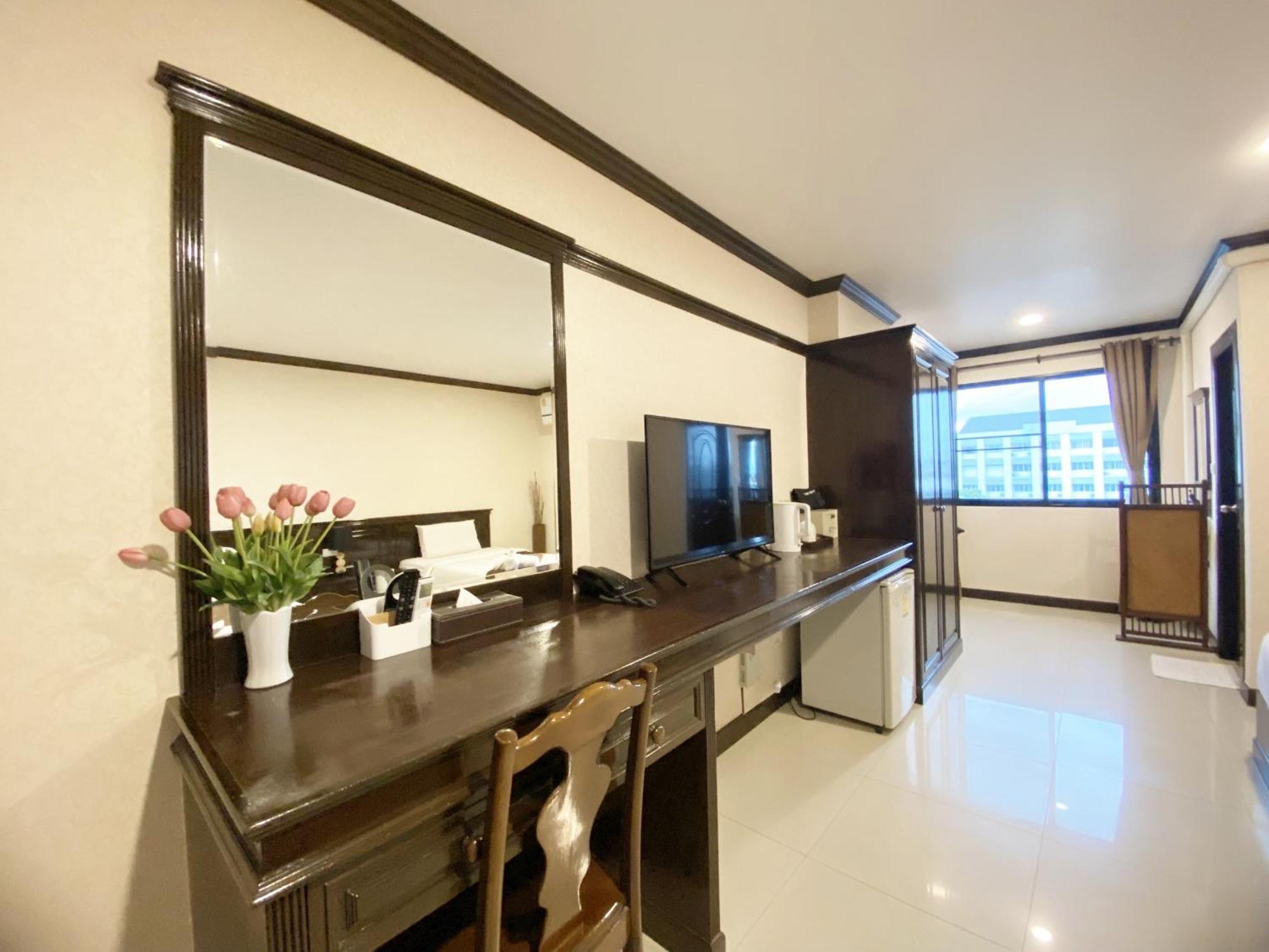 Romena Grand Hotel Chiang Mai Extérieur photo