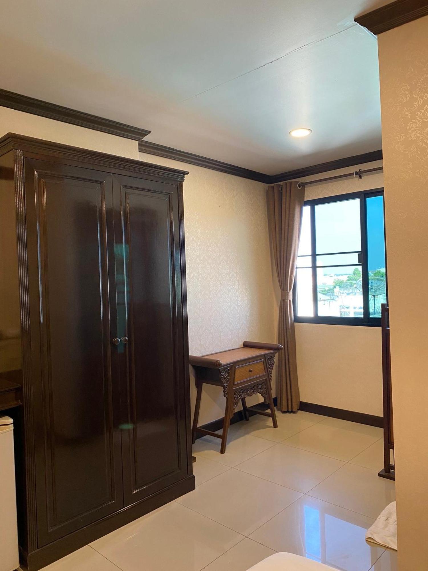 Romena Grand Hotel Chiang Mai Extérieur photo