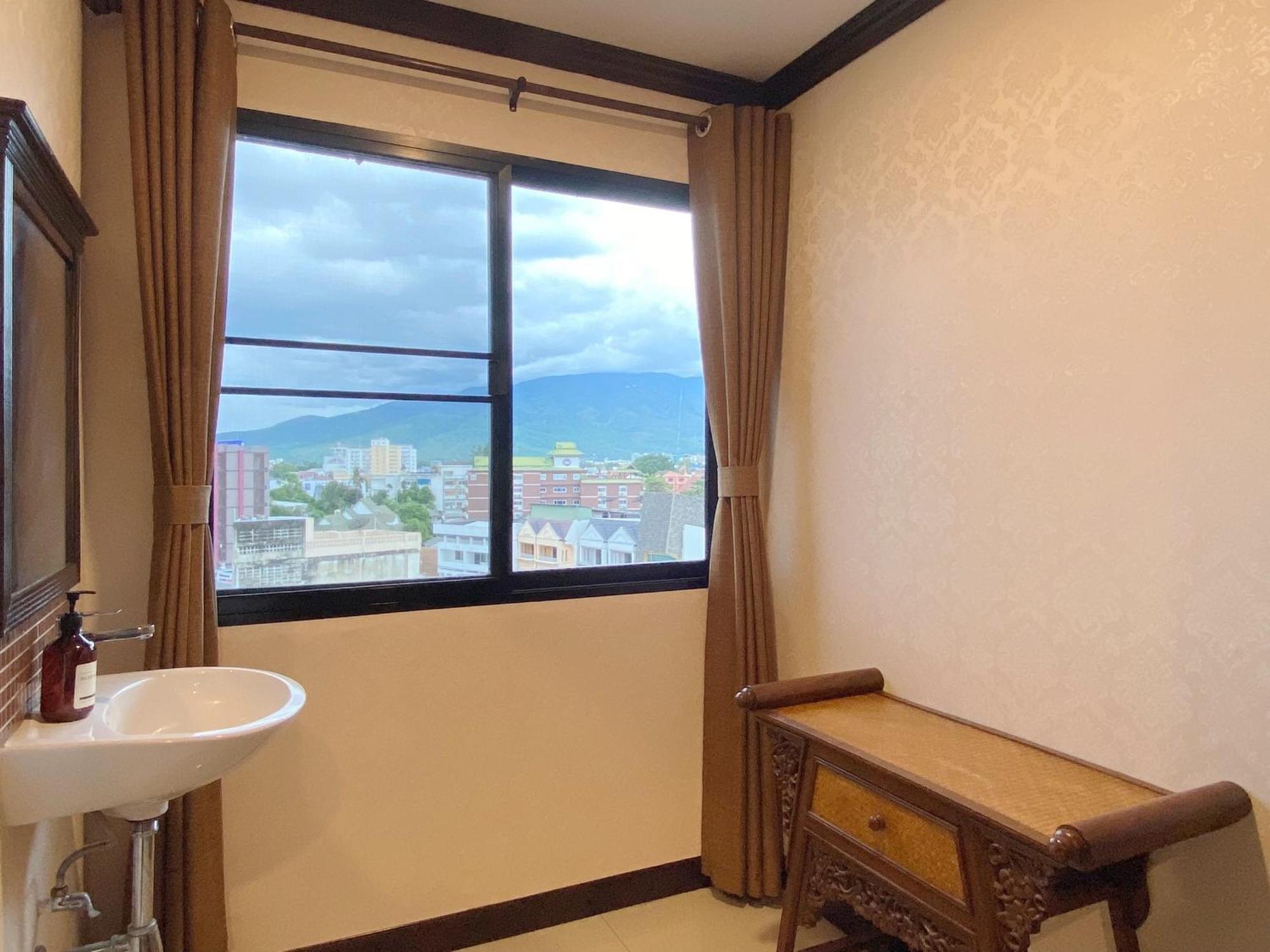Romena Grand Hotel Chiang Mai Extérieur photo