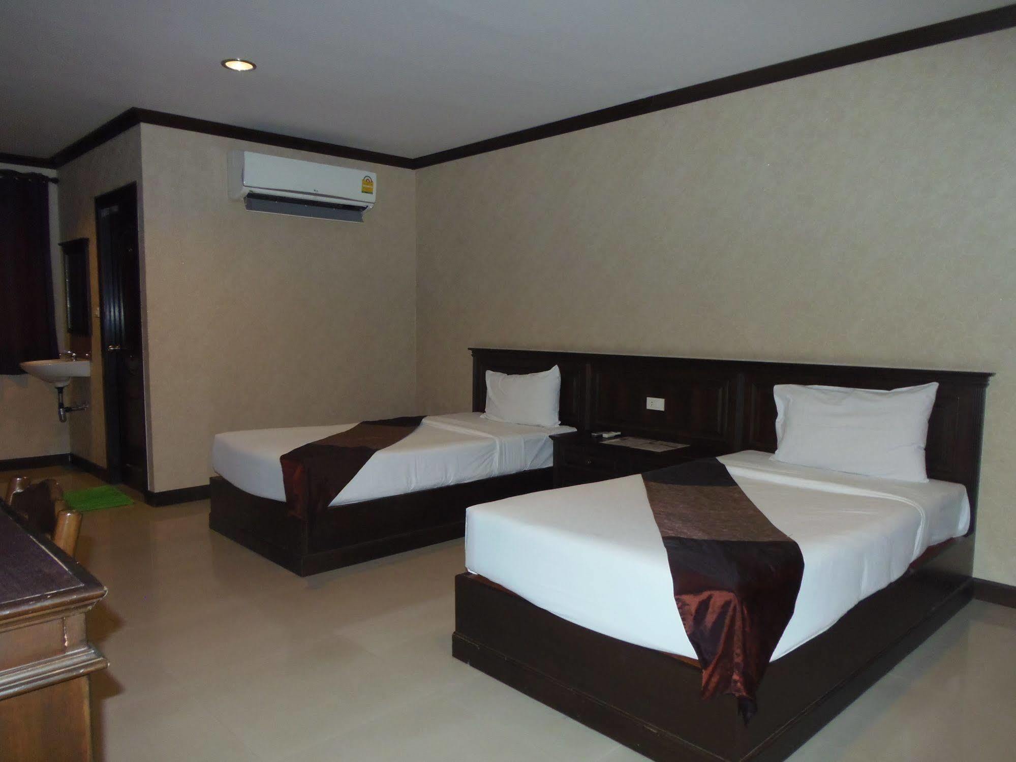 Romena Grand Hotel Chiang Mai Extérieur photo
